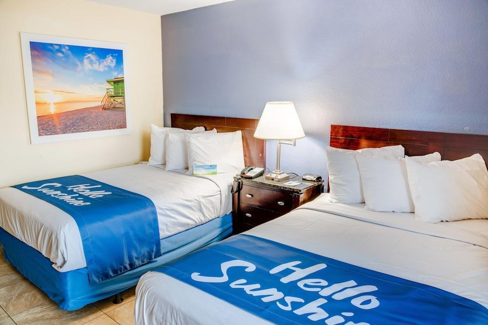 פינלס פארק Days Inn By Wyndham St. Petersburg / Tampa Bay Area מראה חיצוני תמונה