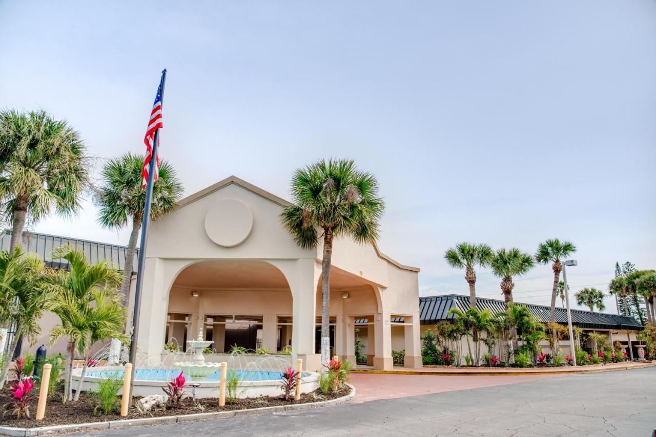 פינלס פארק Days Inn By Wyndham St. Petersburg / Tampa Bay Area מראה חיצוני תמונה