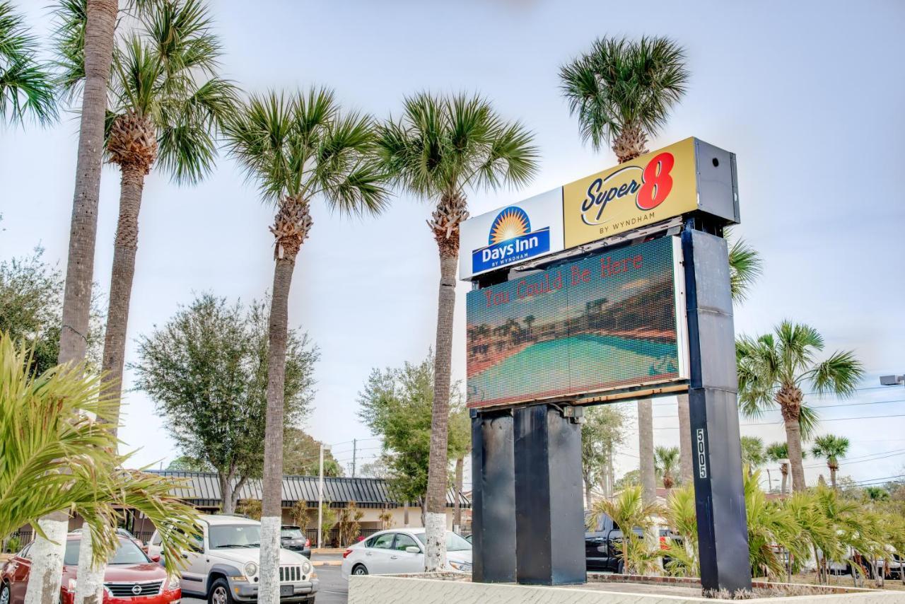 פינלס פארק Days Inn By Wyndham St. Petersburg / Tampa Bay Area מראה חיצוני תמונה