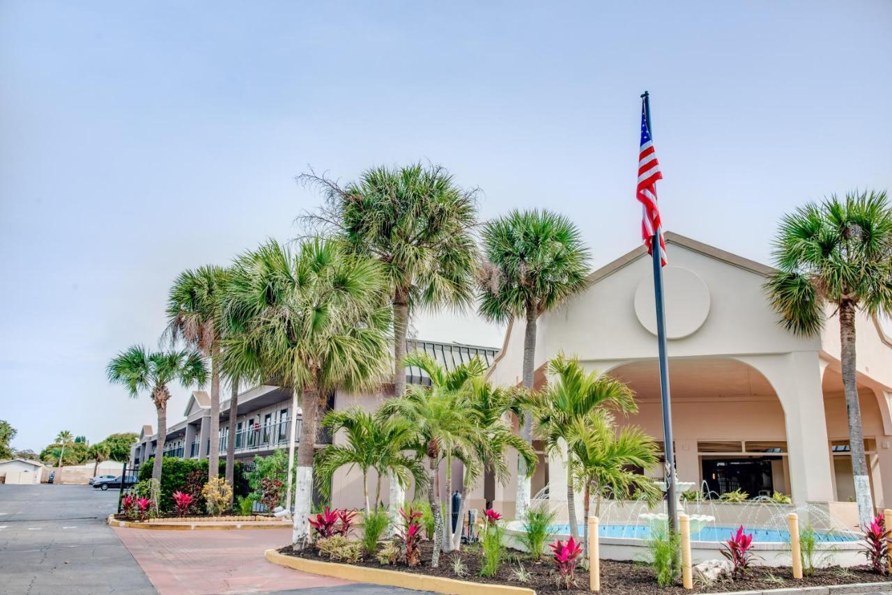 פינלס פארק Days Inn By Wyndham St. Petersburg / Tampa Bay Area מראה חיצוני תמונה