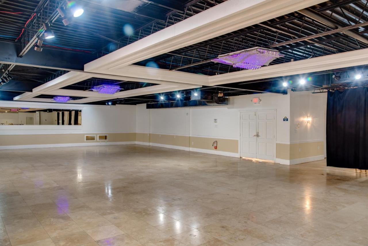 פינלס פארק Days Inn By Wyndham St. Petersburg / Tampa Bay Area מראה חיצוני תמונה
